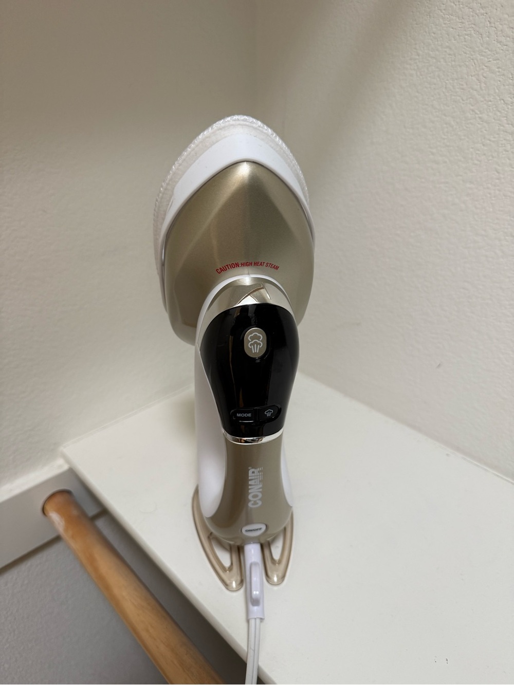 Conair Handheld Garment Steamer in Metallic Gold & White